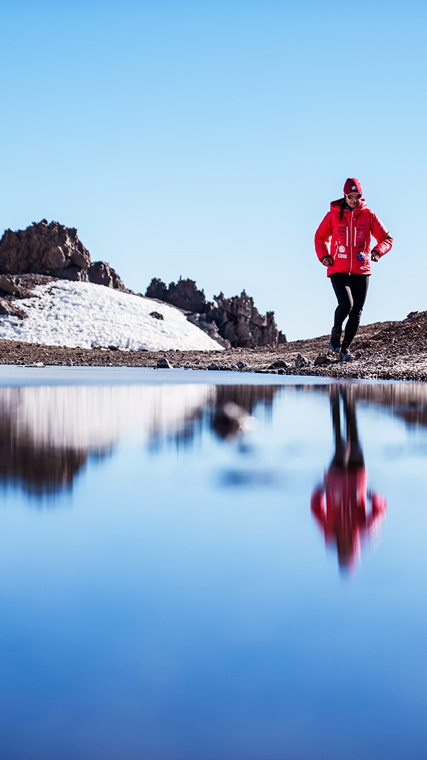 CumbresMagazine's tweet image. La atleta que desafía la altura y aprende de la montaña. La francesa Vanessa Marc Morales posee un récord en #Kilimanjaro y enfrenta el desafío de #Aconcagua. Con entrenamiento en hipoxia y un equipo sólido, sabe que la montaña tiene la última palabra 💪
👉cumbresmountainmagazine.com/cumbres-del-mu…