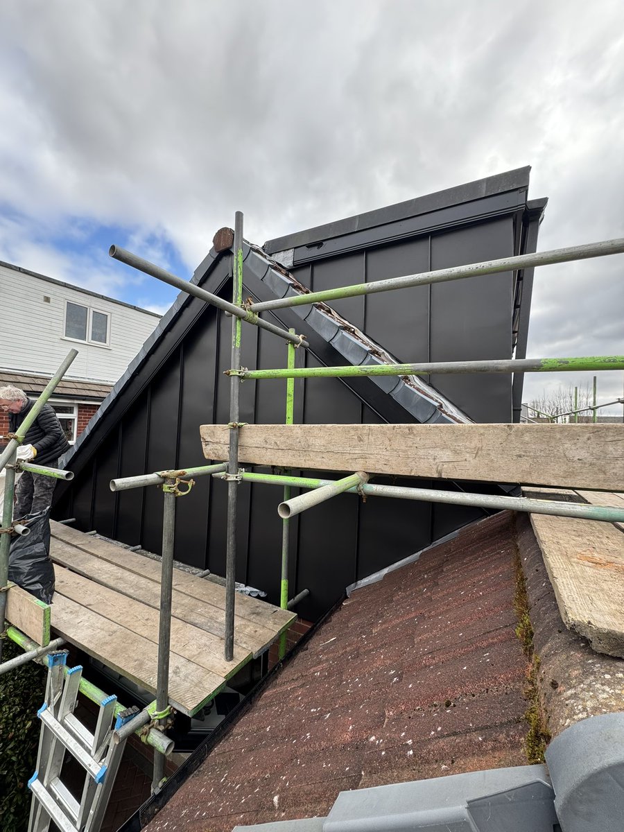 RoofingRaven's tweet photo. #ZincCladding #StandingSeam #MetalRoofing https://t.co/UKaS8z2jM1