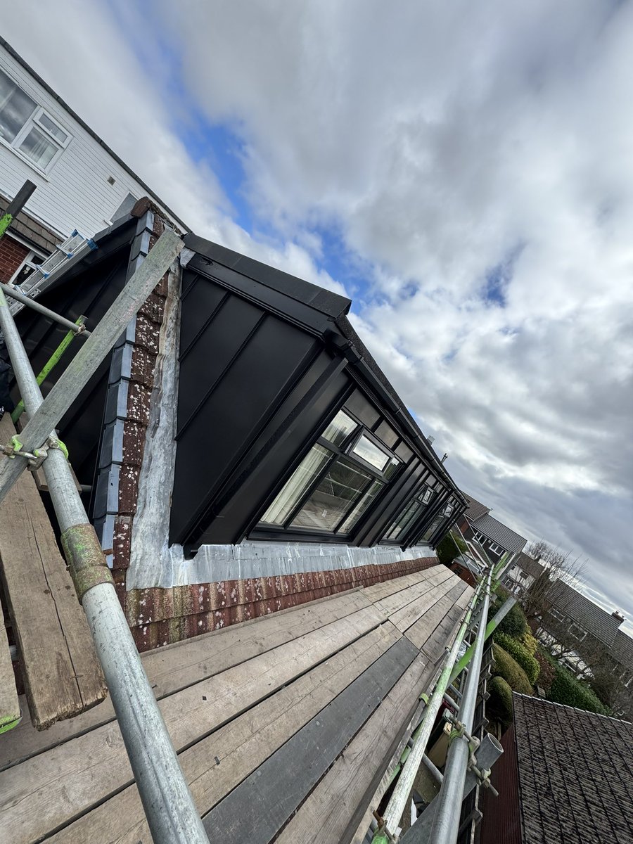 RoofingRaven's tweet photo. #ZincCladding #StandingSeam #MetalRoofing https://t.co/UKaS8z2jM1