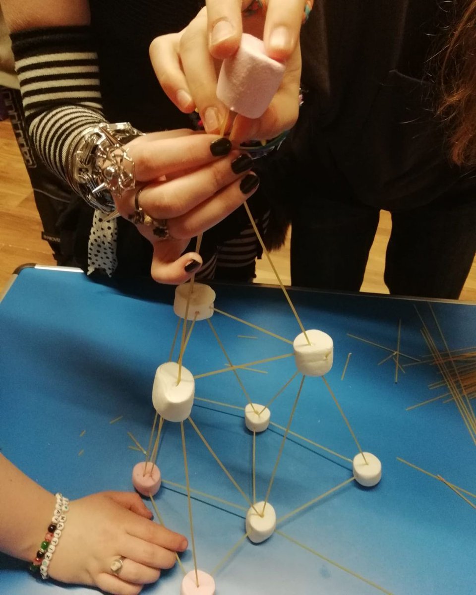 Free2B_alliance's tweet image. Here&apos;s a look at Friday&apos;s Gap Youth Club, where our young people completed a Taskmaster Spaghetti Tower Challenge - with the added twist of only being able to use one hand! 🍝🌈 

Want to find out more about Gap Youth Club? Get in touch at hello@free2b.lgbt.