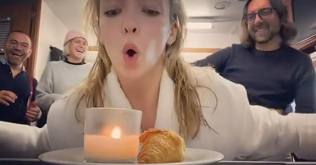 Happy birthday to the amazing jodie comer 🥳