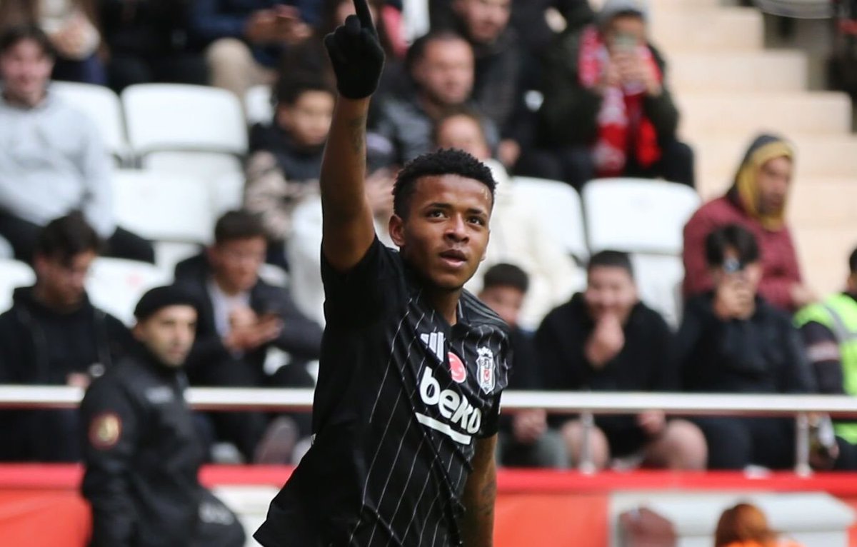 StudioFutbol's tweet image. #EcEx Con Keny Arroyo en cancha: #Besiktas cayó en la Superliga de Turquía ow.ly/JCG550VfaXI