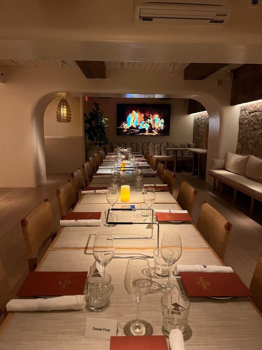 Last night I partnered with my friends at <a href="/BessemerVP/">Bessemer</a>  to bring together a mix of leaders from vertical SaaS giants <a href="/Shopify/">Shopify</a>, <a href="/procoretech/">Procore Technologies</a>  <a href="/Yotpo/">Yotpo</a>, &amp; <a href="/glossgenius/">GlossGenius</a> + incredible <a href="/southpkcommons/">South Park Commons</a> <a href="/BessemerVP/">Bessemer</a> early builders in NYC to discuss all things vertical AI