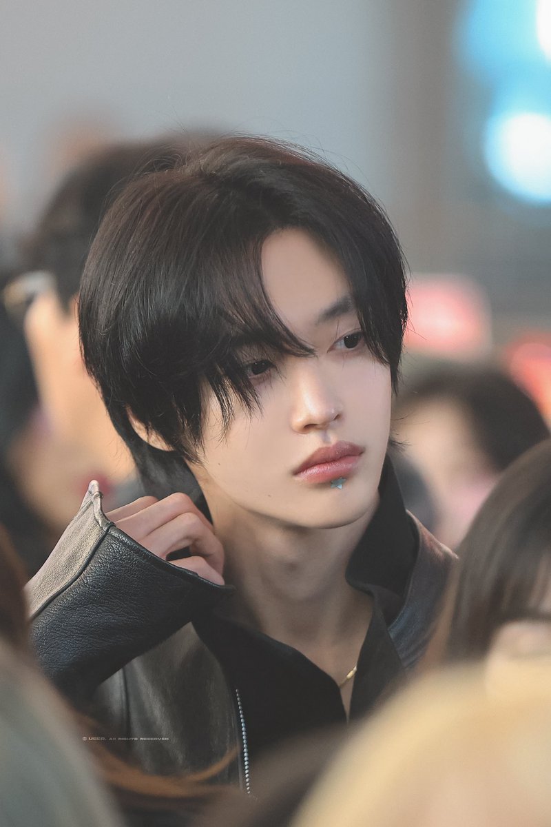 n0eyze's tweet image. 241210 원빈 존잘인거 아는 사람