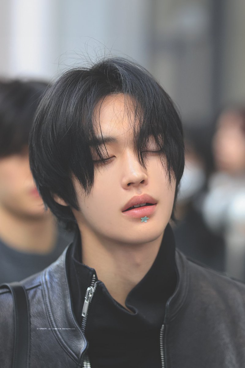 n0eyze's tweet image. 241210 원빈 존잘인거 아는 사람