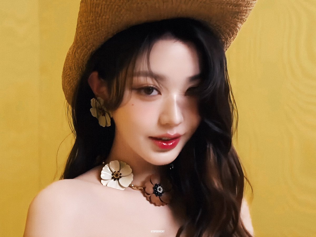 atoposvicky's tweet image. 🤎#IVE #아이브 #장원영 #JANGWONYOUNG #WONYOUNGxMIUMIUFW25
#MiuMiuFW25 @MIUMIUofficial