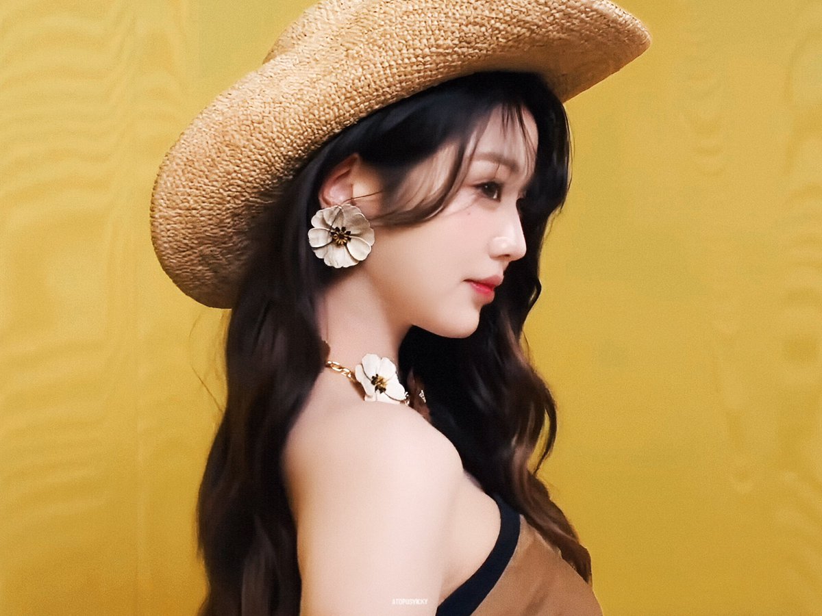 atoposvicky's tweet image. 🤎#IVE #아이브 #장원영 #JANGWONYOUNG #WONYOUNGxMIUMIUFW25
#MiuMiuFW25 @MIUMIUofficial