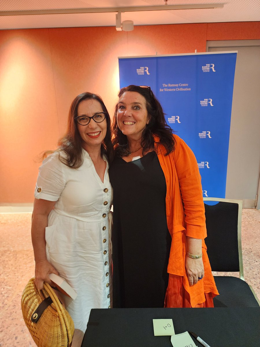 Absolute bucket list moment to hear #bettanyhughes speak about the importance of the stories of women. <a href="/bettanyhughes/">Bettany Hughes💙</a> #fangirlmoment