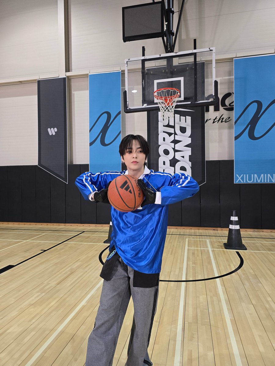 XIUMIN_official tweet media