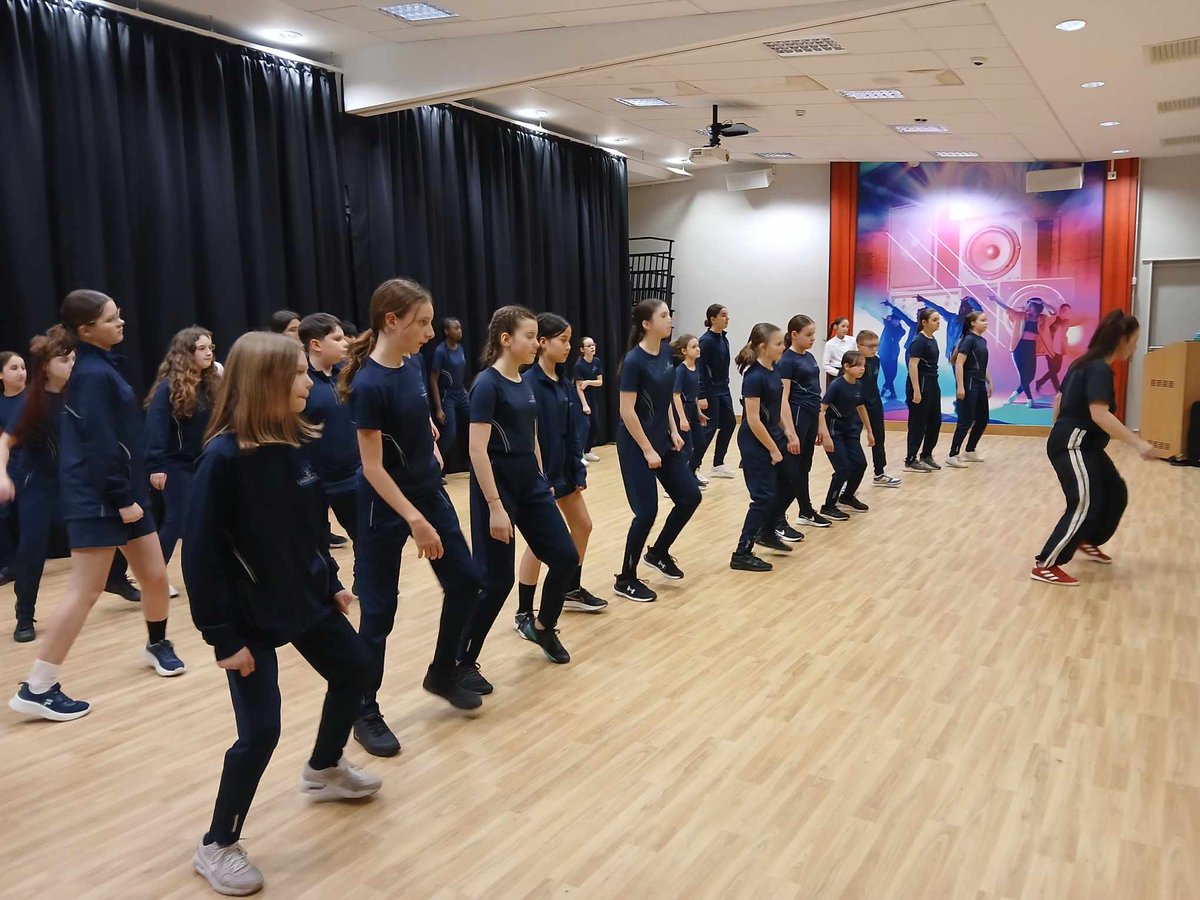 N'pton Academy Music tweet media