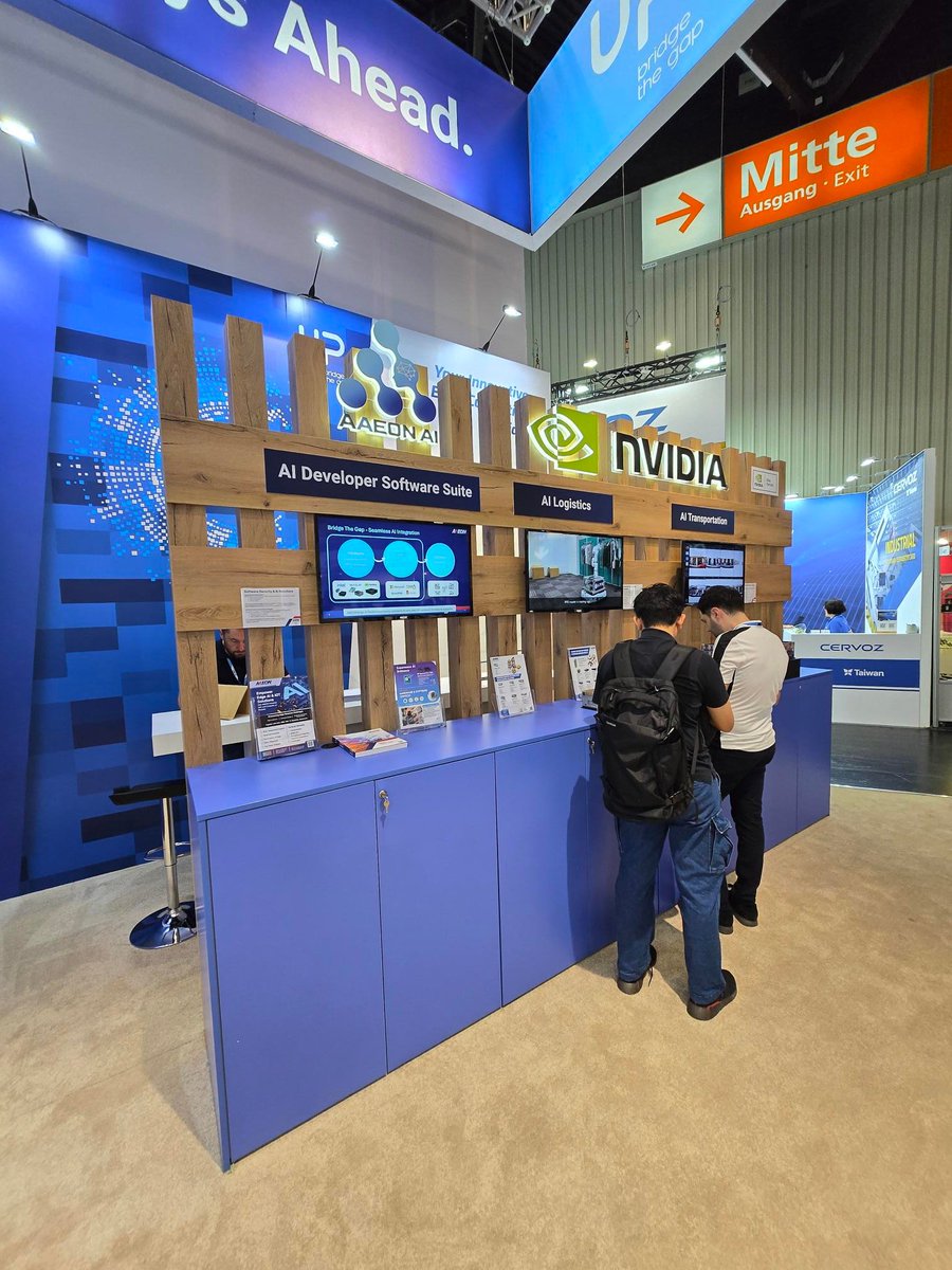 AAEON's tweet photo. Day 1 of Embedded World 2025!
Make sure to stop by Booth 306 and see what's on offer!
#AAEON #EW25 #AI https://t.co/6f54wcn6X4