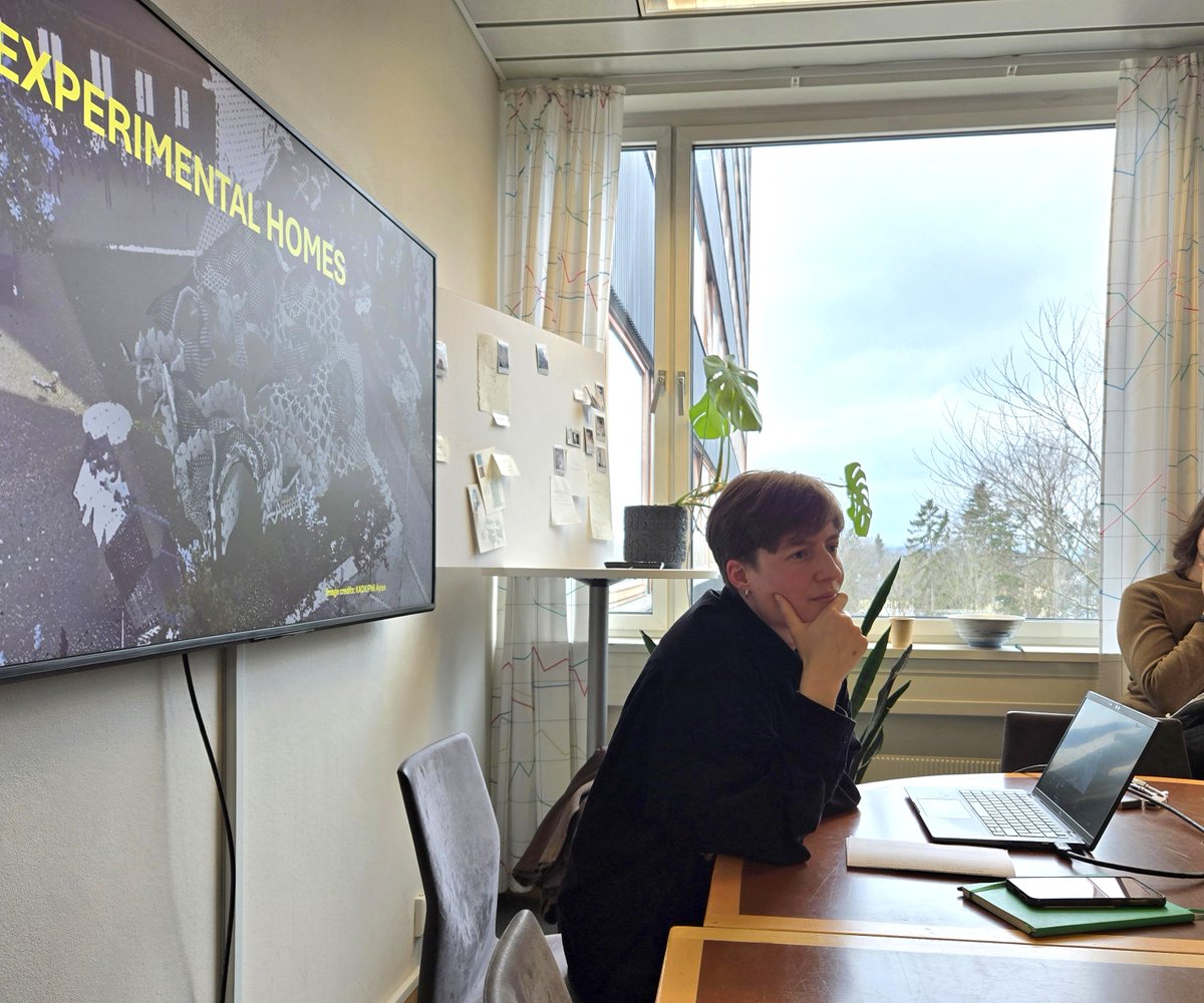 🌿🏡 Can buildings be alive?

At yesterday's lunch seminar, Anna-Katharina Laboissière explored mycelium walls, engineered lichen &amp; bio-architecture - rethinking homes as living, self-repairing, adaptable spaces.
Thanks to all who joined! More OCEH events: shorturl.at/xbdoA