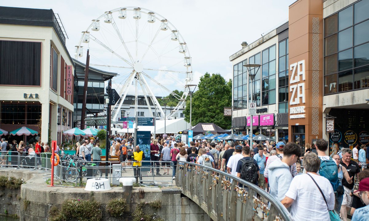 The council has launched a consultation to gather views on a proposal to limit pedlar activity at certain times and places, to help promote public safety. 

Find out more and share your views: 

buff.ly/e9AtF8o