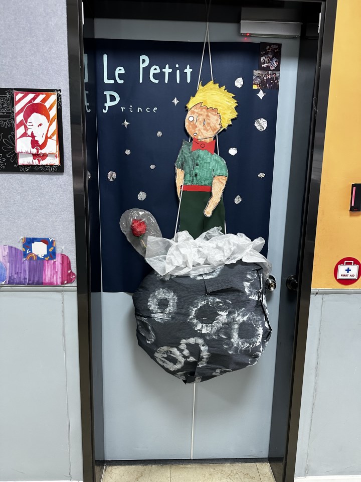 BSB_Shunyi's tweet image. Our Book Week was filled with engaging learning activities organised by our dedicated teachers. Students decorated their classroom doors based on a book, showcasing incredible teamwork, creativity and imagination. Well done!
#BSBShunyi #NordAngliaEducation #BookWeek
