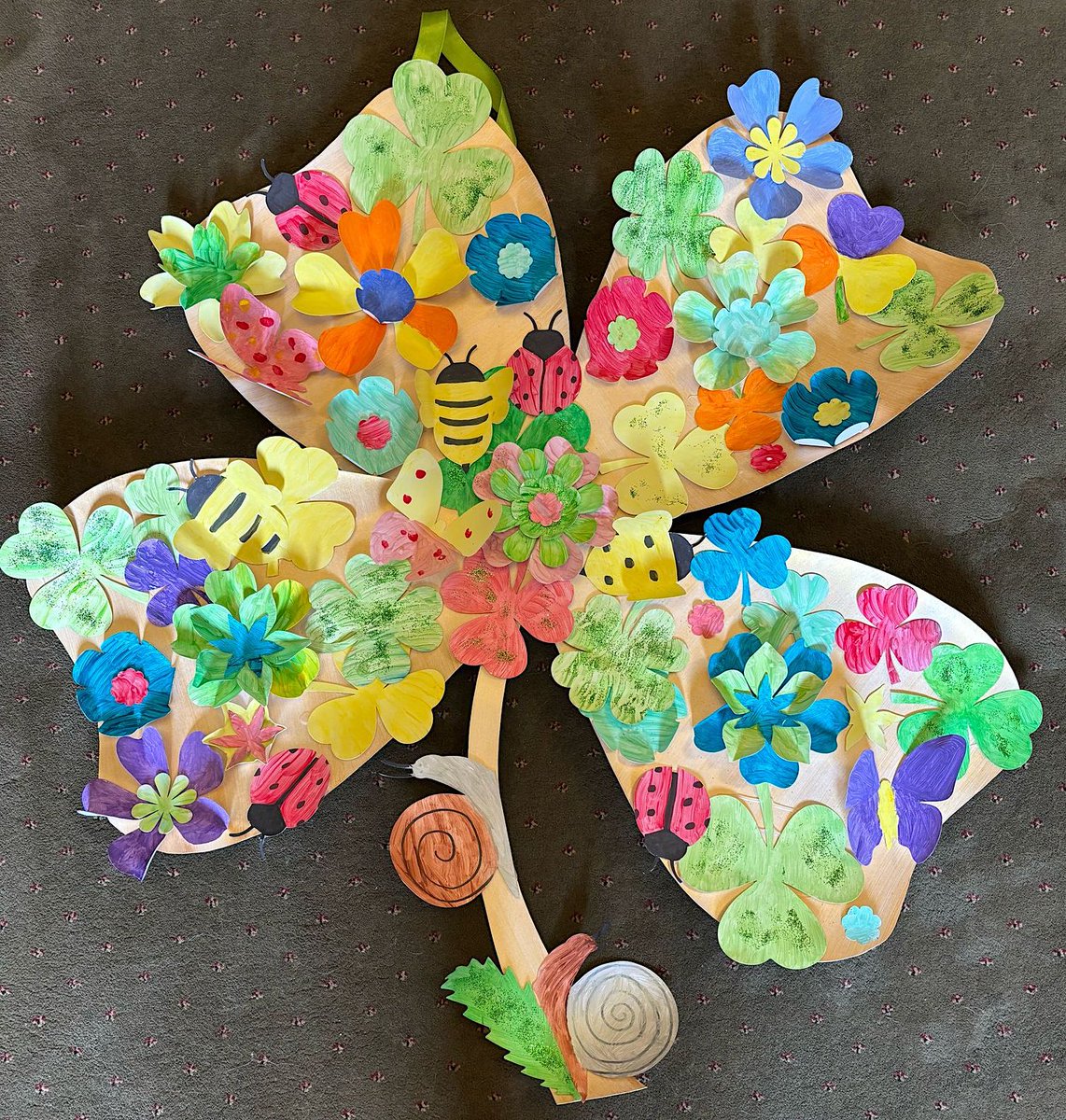 Creative Mojo Coventry, Nuneaton & Warks (@coventrymojo) on Twitter photo A fun afternoon at #KenilworthManor #NursingHome in #Kenilworth painting their <a href="/creativemojo/">Creative Mojo Ltd</a> 🍀#StPatricksDay themed collage. The lovely residents painted many beautiful small shamrocks, butterflies, ladybirds & flowers to create this amazing colourful piece🥰#creativemojo A fun afternoon at #KenilworthManor #NursingHome in #Kenilworth painting their <a href="/creativemojo/">Creative Mojo Ltd</a> 🍀#StPatricksDay themed collage. The lovely residents painted many beautiful small shamrocks, butterflies, ladybirds & flowers to create this amazing colourful piece🥰#creativemojo