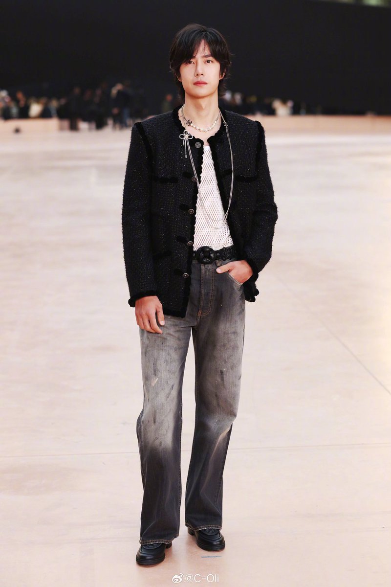 250311/ C-Oli weibo update 

Wang Yibo at  CHANEL PFW!

WANG YIBO CHANEL PFW

#WangYiboxChanelFW25
#WangYiboxCHANEL 
#WangYibo #CHANEL
#CHANELFallWinter
#ParisFashionWeek
#PFW <a href="/CHANEL/">CHANEL</a>