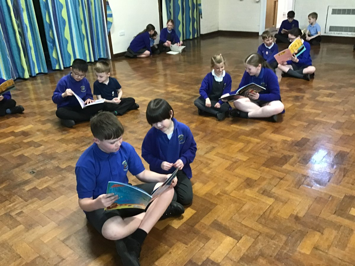 HolmeValleySch's tweet image. Y6 EN with Y2 SGG

Paired reading for #WorldBookDay 📖

#RoleModels #Reading #Inspiration