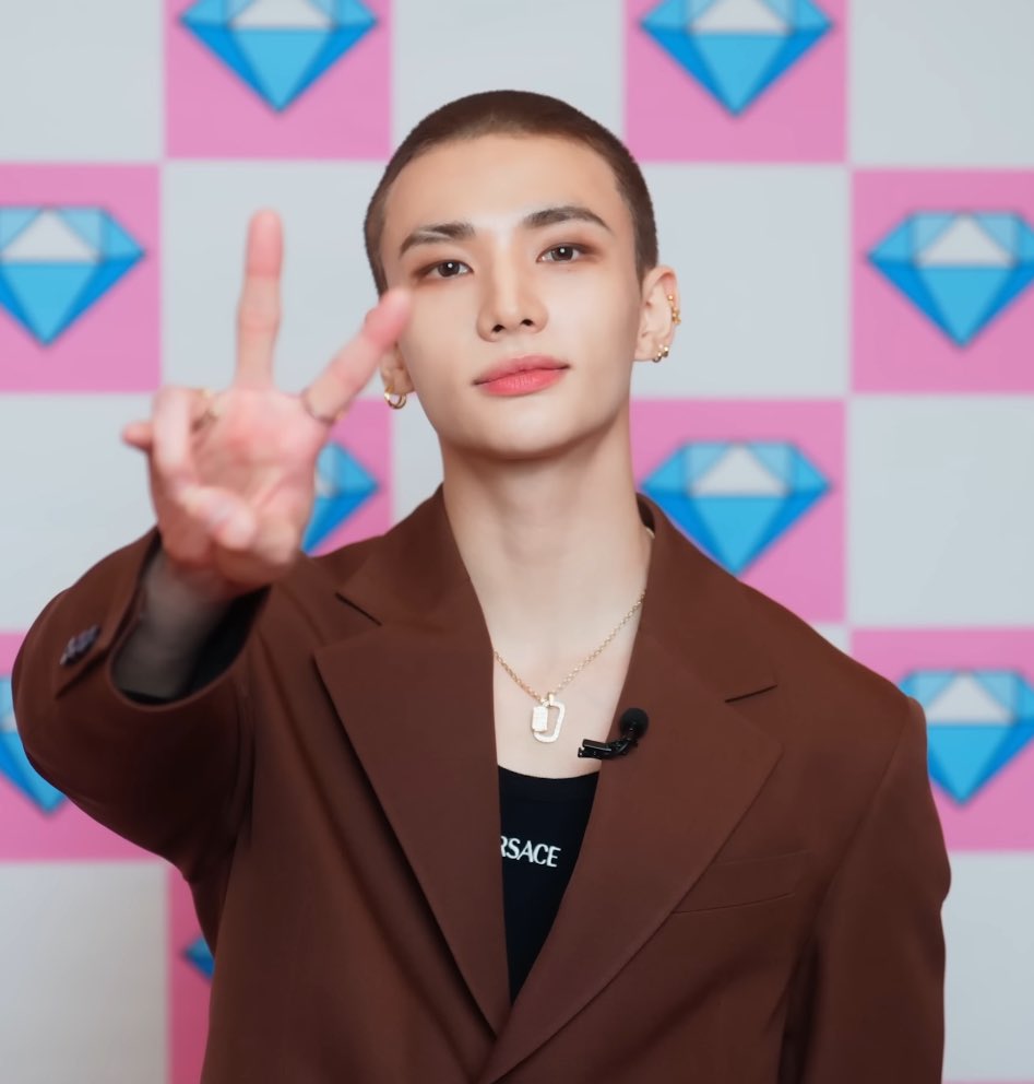 love_u_mandung's tweet photo. 🤎*♡+:｡.｡현진 네컷 ☕️｡.｡:+♡*🤎 https://t.co/TdZQ1GrzwU