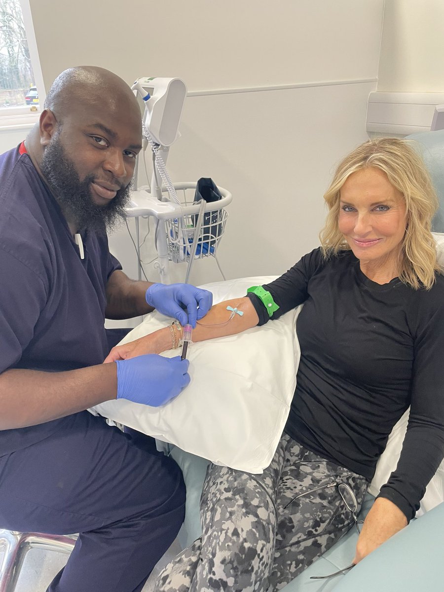 SkyJacquie's tweet image. Bloods all good 💉🩸! Oncologist says 
‘When would you like a scan ?’ ☢️ Me - ‘err never ?’ Apparently that’s not an option - but I can put it off until after my birthday - yay ! #smallwins #cancerlife