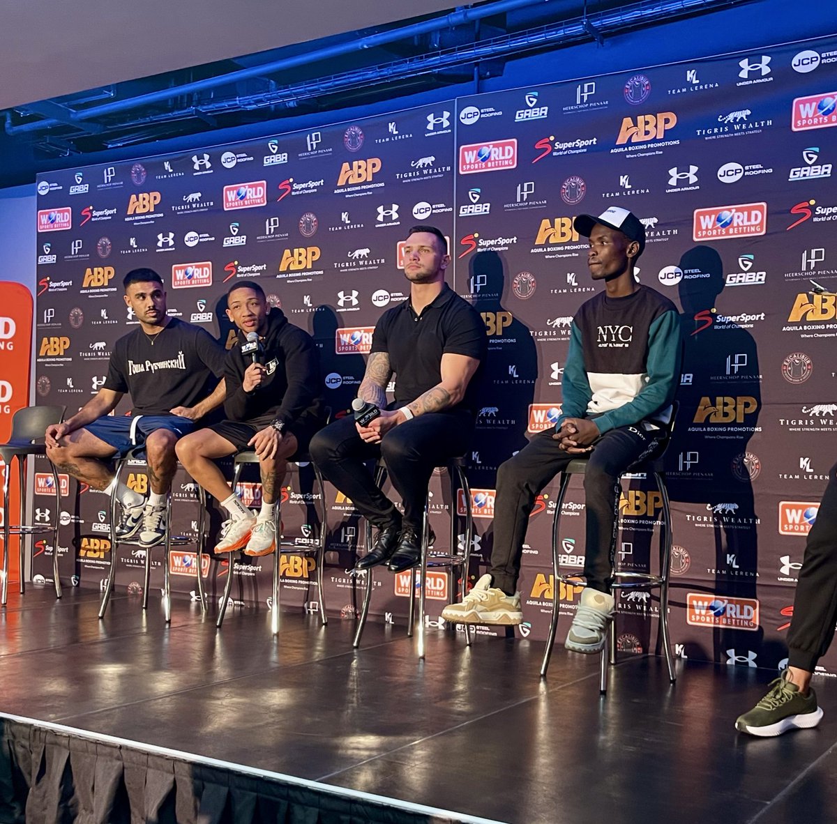 SimplyCarol8's tweet image. #TheStorm @AquilaBoxing #ABP what a lineup!!! 🔥🔥🥊🥊🥊
