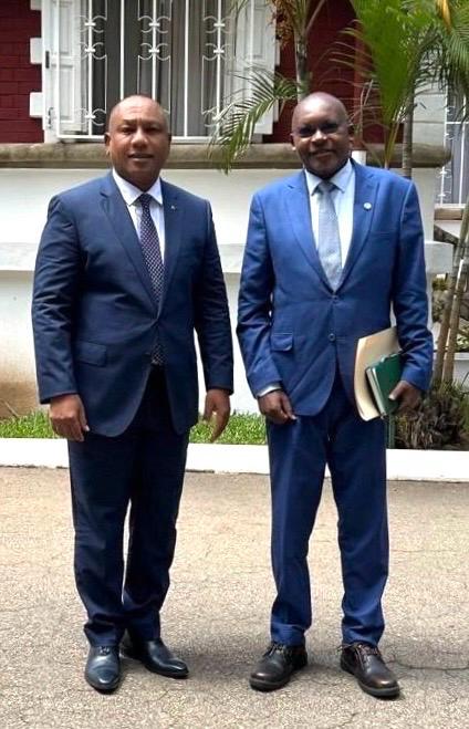 ILO Madagascar (@iloantananarivo) on Twitter photo Aujourd'hui, M. Muia, Directeur du Bureau de pays de l’OIT pour Madagascar, a eu l'honneur de rencontrer M. Ntsay, Premier Ministre et Chef du Gouvernement de Madagascar, pour discuter de différents points sur l’agenda du travail décent et de la justice sociale.🇲🇬 <a href="/Jobs4Africa1/">Frederick Muia</a> Aujourd'hui, M. Muia, Directeur du Bureau de pays de l’OIT pour Madagascar, a eu l'honneur de rencontrer M. Ntsay, Premier Ministre et Chef du Gouvernement de Madagascar, pour discuter de différents points sur l’agenda du travail décent et de la justice sociale.🇲🇬 <a href="/Jobs4Africa1/">Frederick Muia</a>