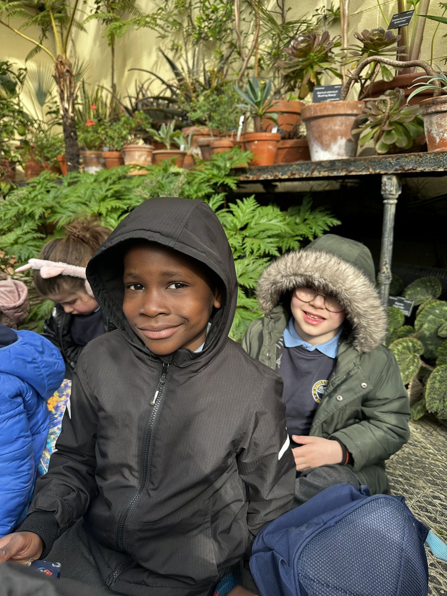 BanburyStMarysSchool (@banburystmarys) on Twitter photo Reception Fledglings and Kingfishers gave arrived safely at Oxford Botanic Gardens along with our friends from Wroxton, ready for an exciting day of exploring! 🪴🪷🌷 <a href="/ODSTschools/">Oxford Diocesan Schools Trust</a> Reception Fledglings and Kingfishers gave arrived safely at Oxford Botanic Gardens along with our friends from Wroxton, ready for an exciting day of exploring! 🪴🪷🌷 <a href="/ODSTschools/">Oxford Diocesan Schools Trust</a>