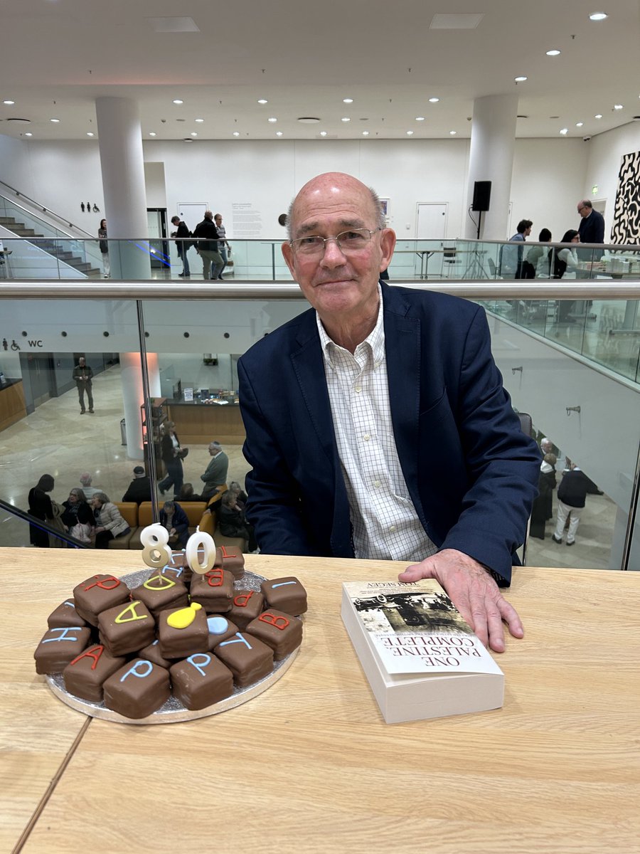 A pleasure to meet the great Tom Segev at Jewish Book Week on his 80th birthday ⁦⁦<a href="/jlfbookweek/">Jewish Literary Foundation</a>⁩