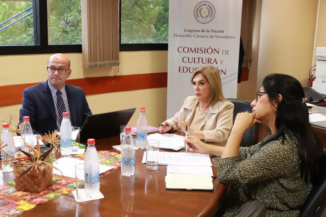 Agenda Paraguay (@agparaguay) on Twitter photo Reunión de la Comisión de Cultura que preside la senadora <a href="/SenaHermelinda/">Hermelinda Alvarenga de Ortega (Oficial)</a> analiza proyectos pendientes de dictamen para su posterior estudio en el pleno. Reunión de la Comisión de Cultura que preside la senadora <a href="/SenaHermelinda/">Hermelinda Alvarenga de Ortega (Oficial)</a> analiza proyectos pendientes de dictamen para su posterior estudio en el pleno.