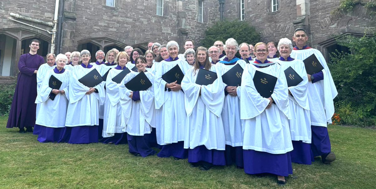 🎶 The Rawstorne Singers from Preston will be singing Solemn Mass &amp; Evening Prayer at the Cathedral on Sunday 6 April! 🕊️✨

We look forward to welcoming them! 🙌🎵