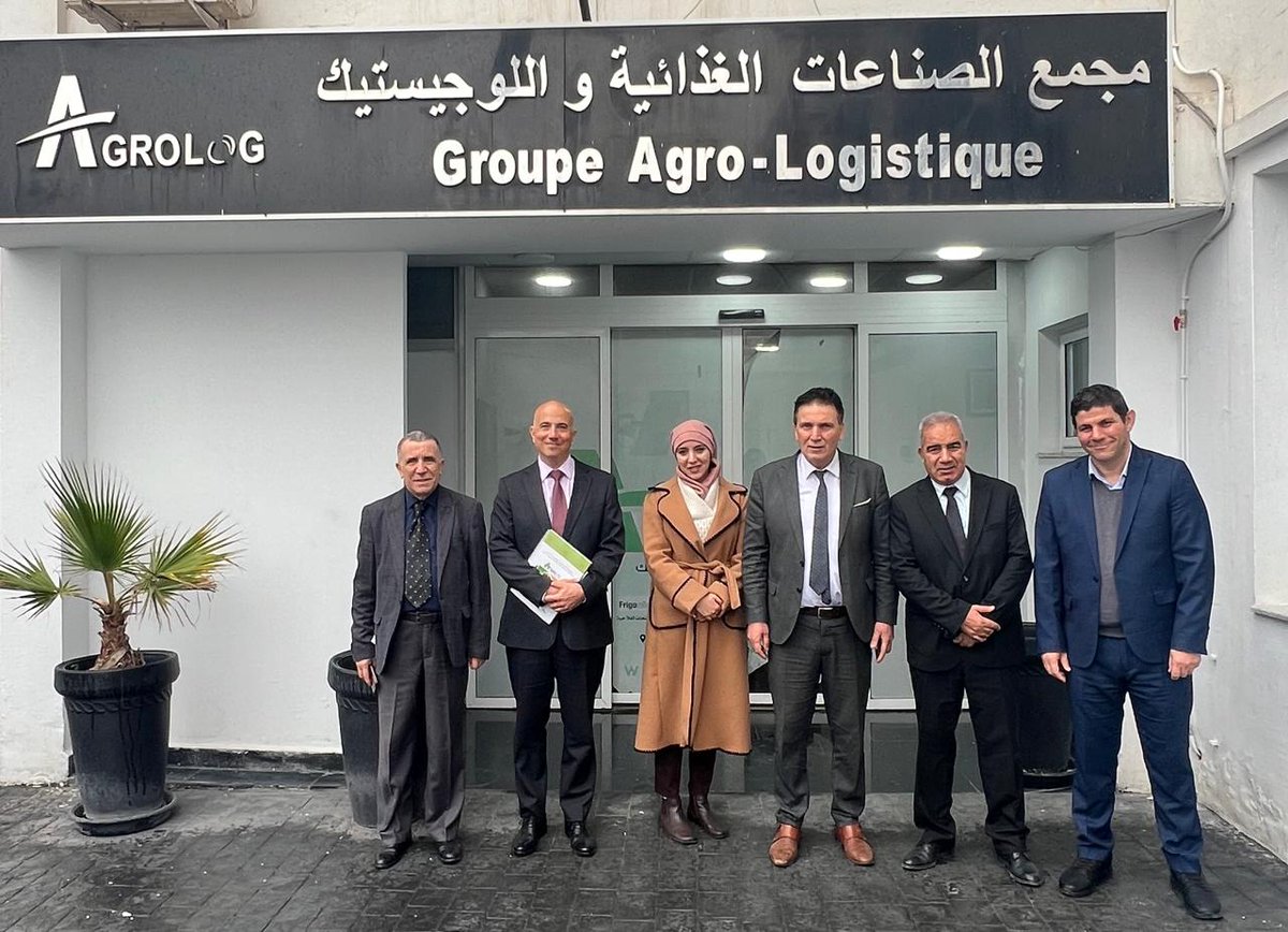 Embajada Argentina ante Argelia (@argenargelia) on Twitter photo El Embajador <a href="/AtilioBerardi/">Atilio Berardi</a> realizó una visita de trabajo al Grupo Agro-logistique donde fue recibido por su Director Omar Trabzi. En el encuentro examinaron las oportunidades que existen para los productos argentinos en la canasta de importación de esta importante empresa. El Embajador <a href="/AtilioBerardi/">Atilio Berardi</a> realizó una visita de trabajo al Grupo Agro-logistique donde fue recibido por su Director Omar Trabzi. En el encuentro examinaron las oportunidades que existen para los productos argentinos en la canasta de importación de esta importante empresa.