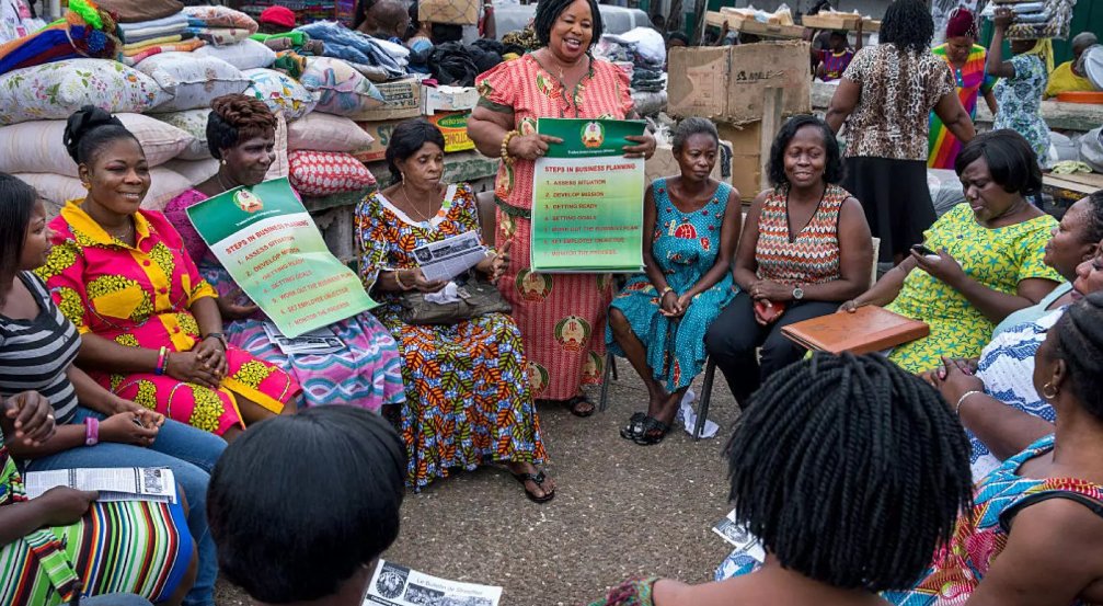 The_IGC's tweet photo. A recent study shows the impact of connecting female entrepreneurs via WhatsApp - who saw a 26% profit boost by networking online.

📈 Online connections led to + innovation &amp;  stronger external networks. 🤝 

Read more on https://t.co/Aub97Fo6Vv 

@Monica_Lambon @IGC_Ghana https://t.co/0YSK6uXCS2
