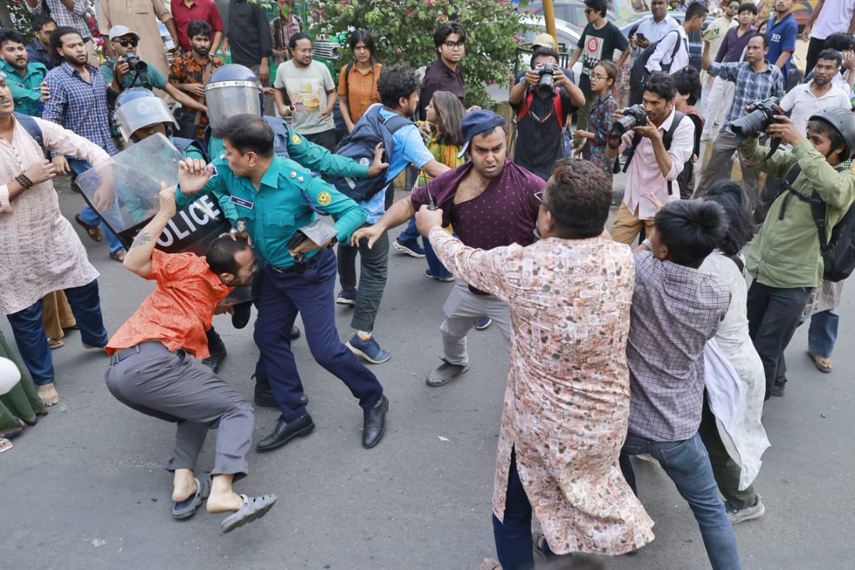 Prothom Alo tweet media