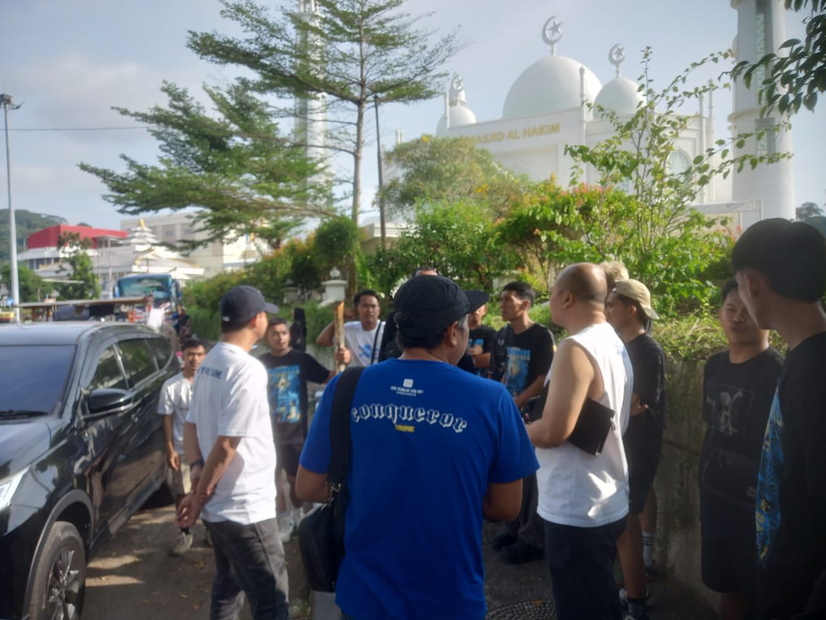 Makasih Pa <a href="/toptobs/">Tobias ginanjar</a> sudah ditengokin ke Sumatera...
Insya Allah <a href="/persib/">PERSIB</a> back to back 🏆...
Siap Mapag Juara di Bandung...