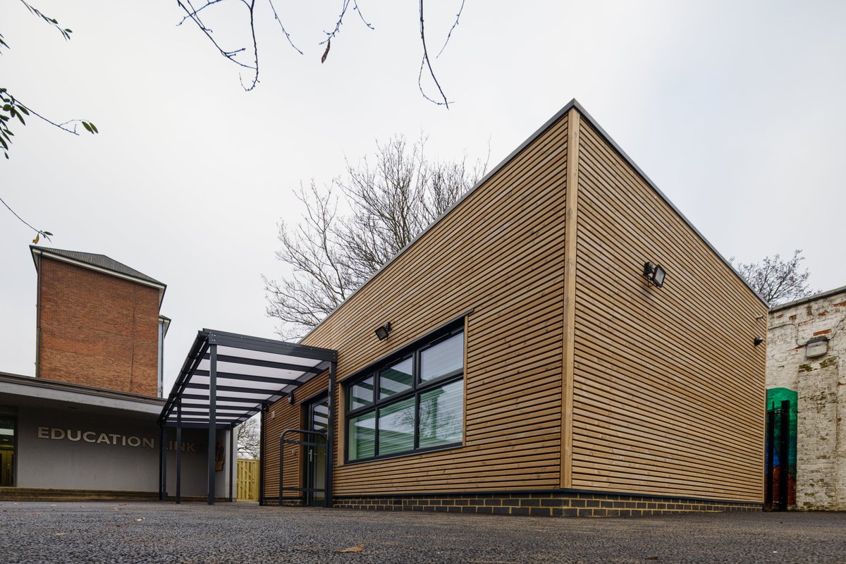 At Sealtite, every project matters Whether big or small, we approach each job with the same level of professionalism &amp; dedication. See one of our latest projects for Neilcott Construction
sealtitegroup.co.uk/projects/new-p…
#Technal #Veka  #Windows #Doors 
Photos by centralphotography.com