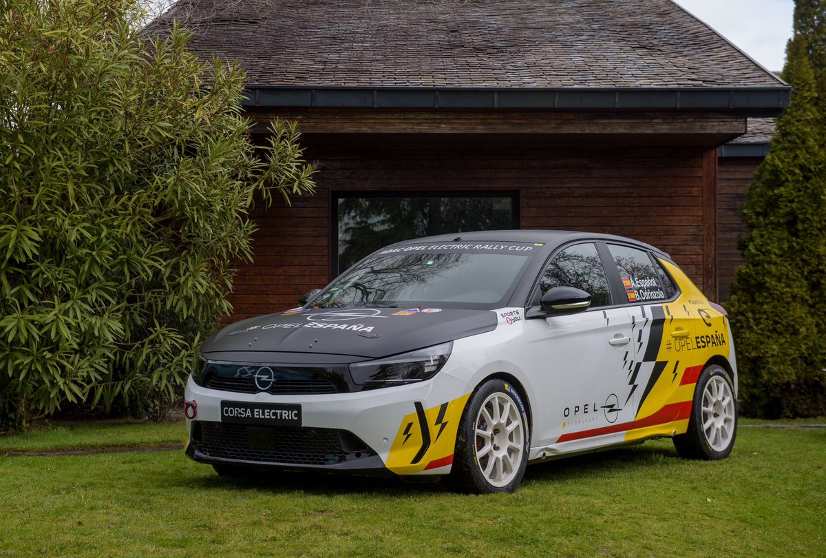 🆕 Se renueva la decoración del #OpelCorsaeRally del equipo @Opel_Spain, que afronta esta temporada un programa internacional de 7️⃣ pruebas (una de ellas, del <a href="/OfficialWRC/">FIA World Rally Championship</a>) con Sito Español 🤝 Borja Odriozola.