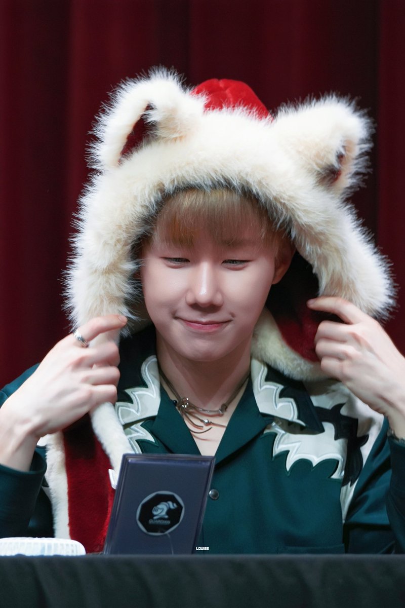 250309 팬사인회 
🦊규

#김성규 #성규 
 #인피니트 #INFINITE 
#LIKE_INFINITE #Dangerous