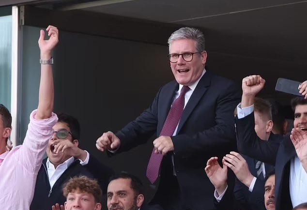 Labour Welfare Reforms latest: Keir Starmer says he's had enough of people expecting free handouts, so presumably he'll be sending back all those suits and football tickets