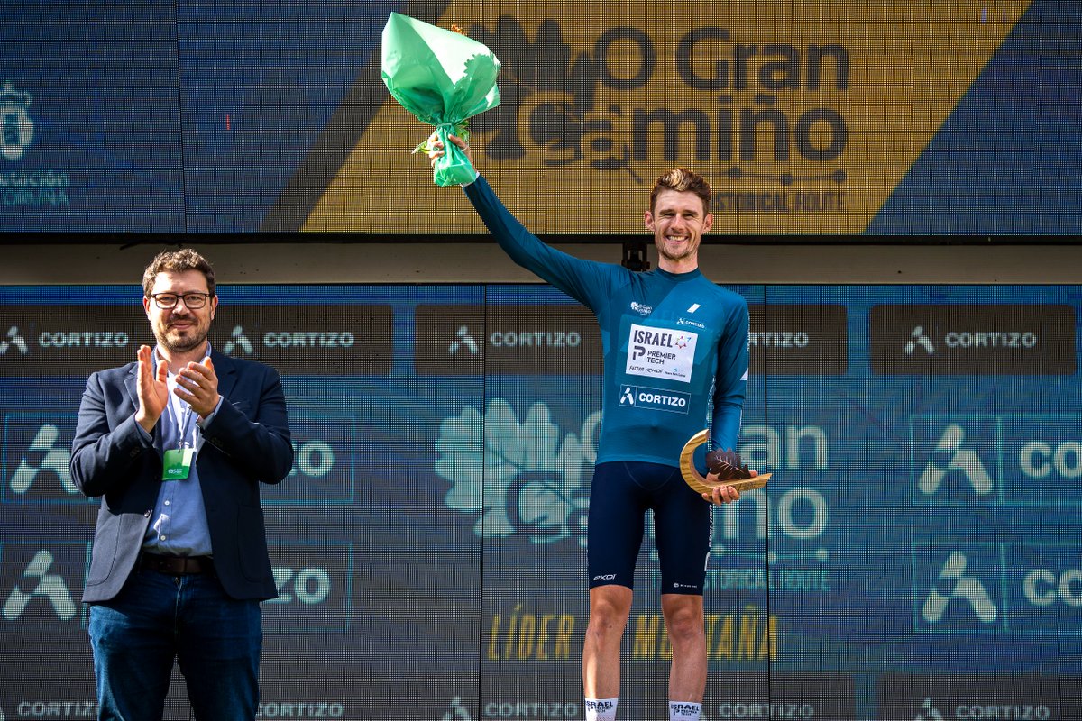 💙 Un ano máis, a loita pola clasificación da montaña viña da man de <a href="/cortizo_es/">CORTIZO</a>. Un grandísimo <a href="/oka_ander/">Ander Okamika</a>  pelexouna buscando continuamente a fuga, pero finalmente o vencedor desta cuarta edición, <a href="/DerekGee7/">Derek Gee-West</a>, conseguiu sumar máis puntos e fíxose tamén coa victoria nesta