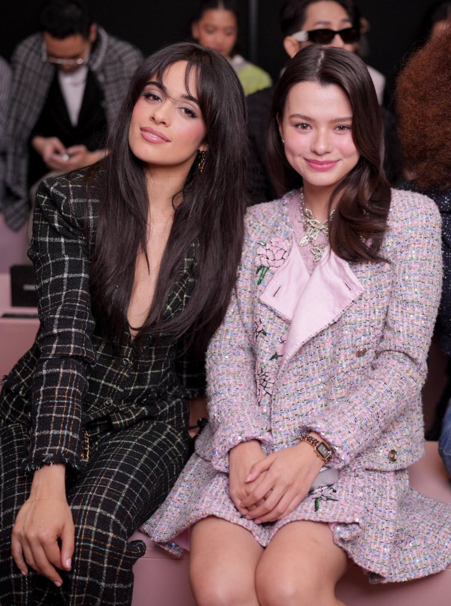 CamilaCabelloBR's tweet photo. Camila Cabello &amp; Rebecca Armstrong. 🖤 https://t.co/FmK5dcjnaf
