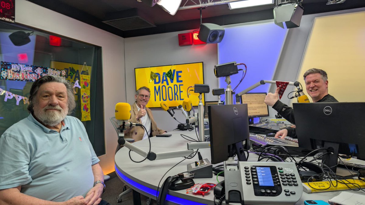 Ricky Tomlinson’s in town with <a href="/AsaMurphy1/">Asa Murphy</a> chatting to <a href="/DaveTodayFM/">Dave Moore</a> on <a href="/TodayFM/">Today FM 💛</a> about his upcoming shows in Drogheda, Dublin and Wexford! 
arenalynx.ie for tickets!