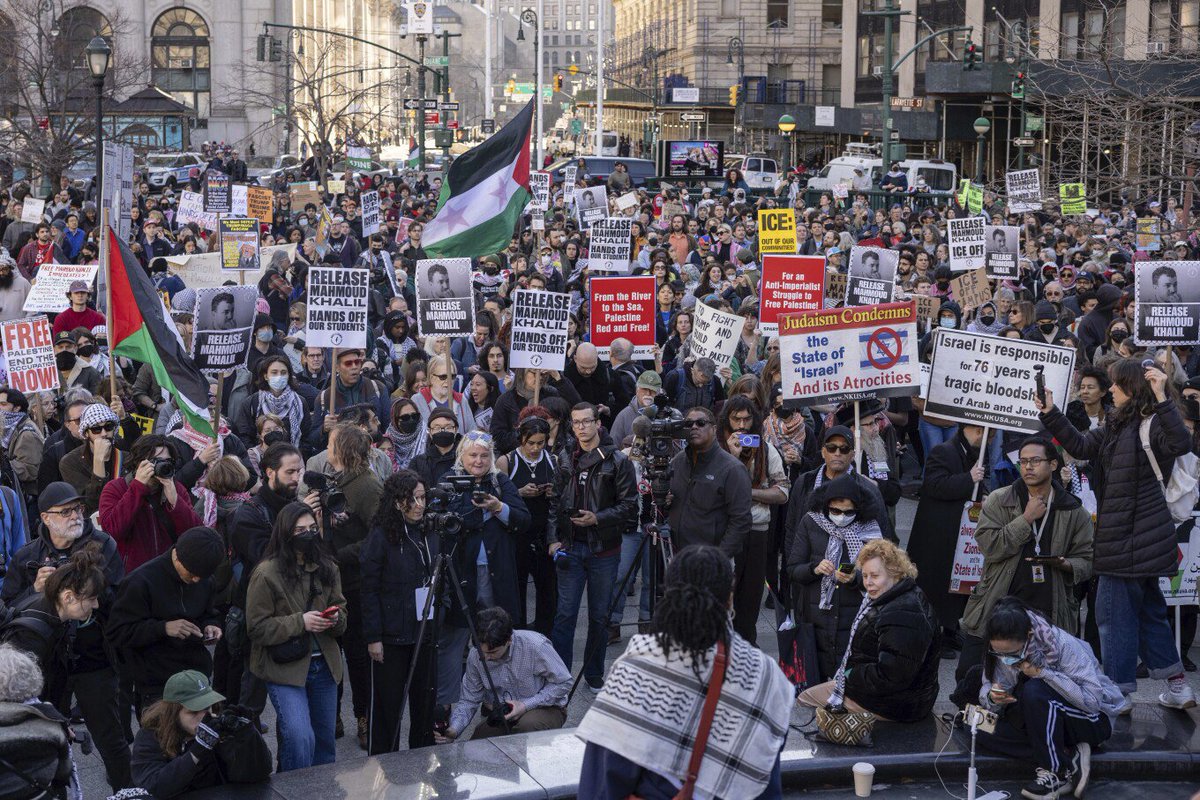 Silencing dissent. Creating political prisoners. Trump’s crackdown on activists shows his war on human rights is just beginning. We will not be silenced. #Resist #StandWithPalestine

apnews.com/article/columb…