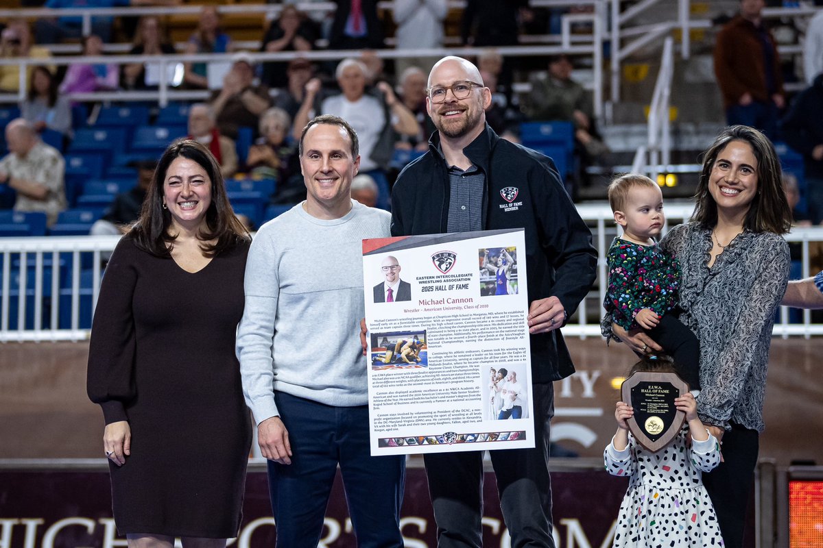 𝑯𝒐𝒏𝒐𝒓𝒊𝒏𝒈 𝒐𝒖𝒓 𝒂𝒍𝒖𝒎𝒏𝒊

A cool moment from EIWAs as Coach Borrelli helped induct Michael Cannon (2010) into the EIWA Hall of Fame. 

-2x EIWA Champion 
-4x NCAA qualifier 
-3x All-American 
-122 total wins (2nd most in program history)

#AmericanMade 🦅