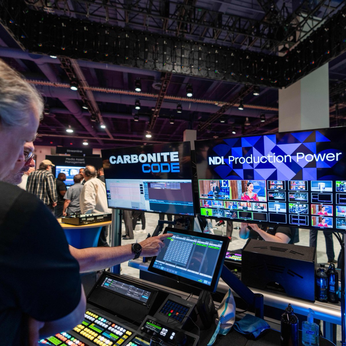At last year's NAB Show, BSCMP found the missing piece to their cloud-based production setup — Carbonite Code, a software-based production switcher built for NDI workflows. 🧩

📑 Read more about the impact in the new case study.
rossvideo.com/case-studies/e…

🤝 Meet with us at