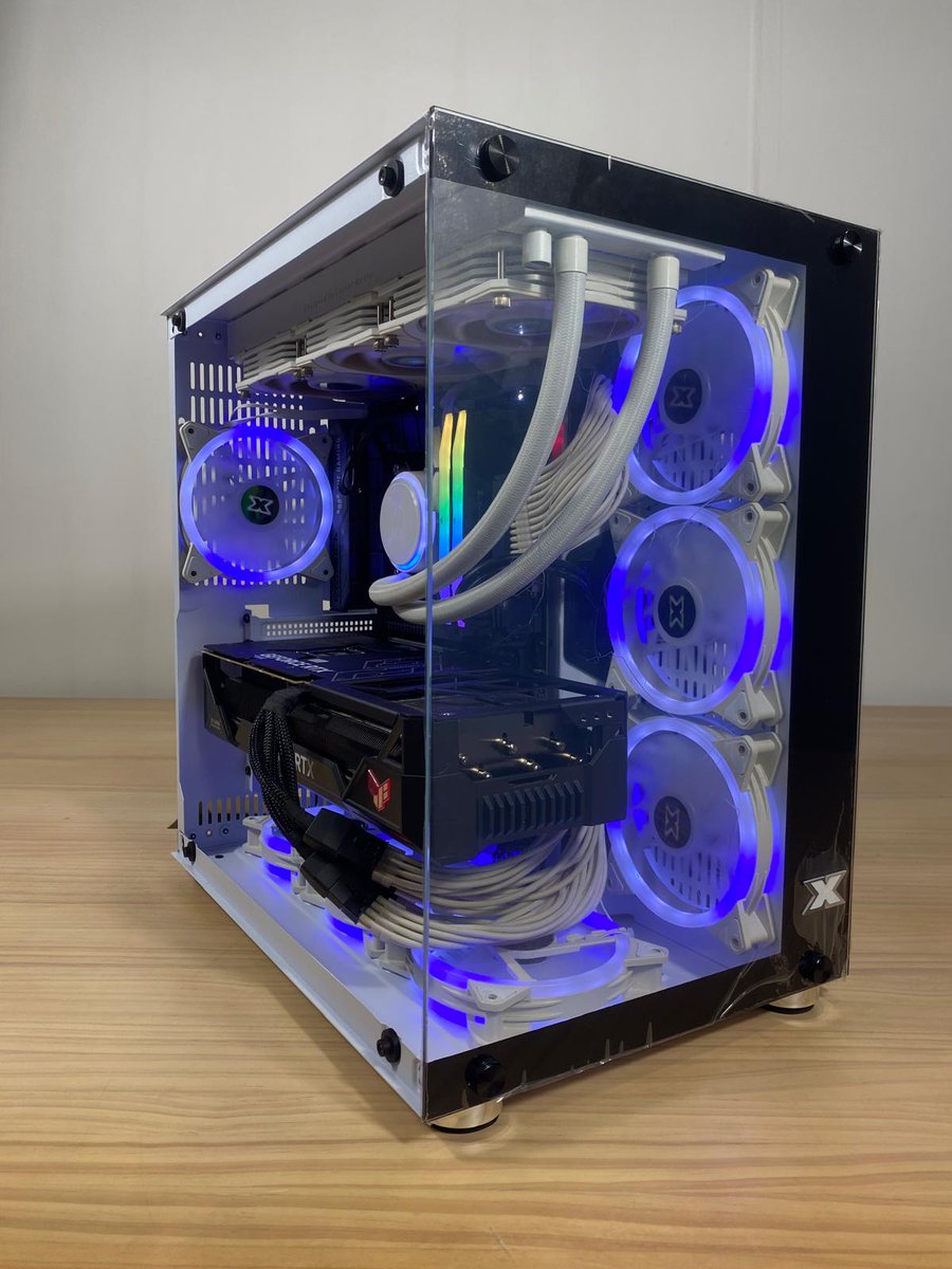 PC a medida para nuestro cliente de Valencia 
¿Y tú, te animas a pedir tu presupuesto? 

Accede a nuestro formulario y te respondemos ASAP 

#PCAmedida #GamingSetup #TuPCIdeal