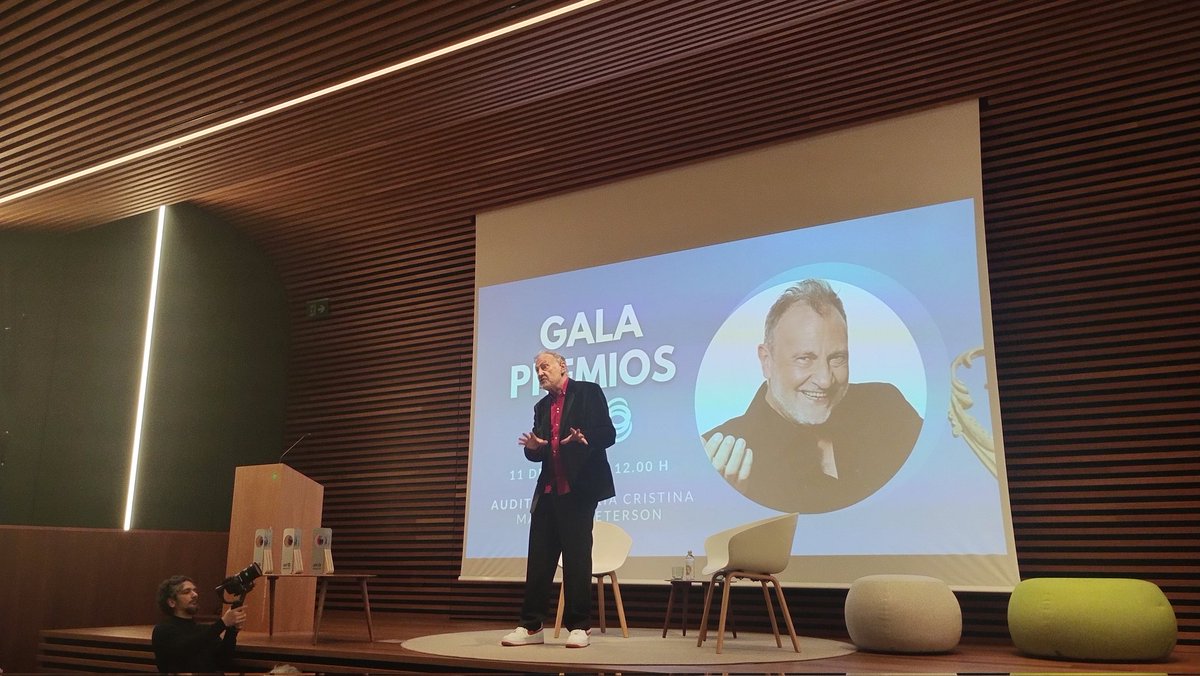 Gala Premios <a href="/AEF_fundaciones/">AEF Fundaciones</a> con la maravillosa intervención de José María Gasalla #confianza #agradecimiento tomarse un café con uno mismo en estos tiempos de tribulación. Grandes consejos siempre