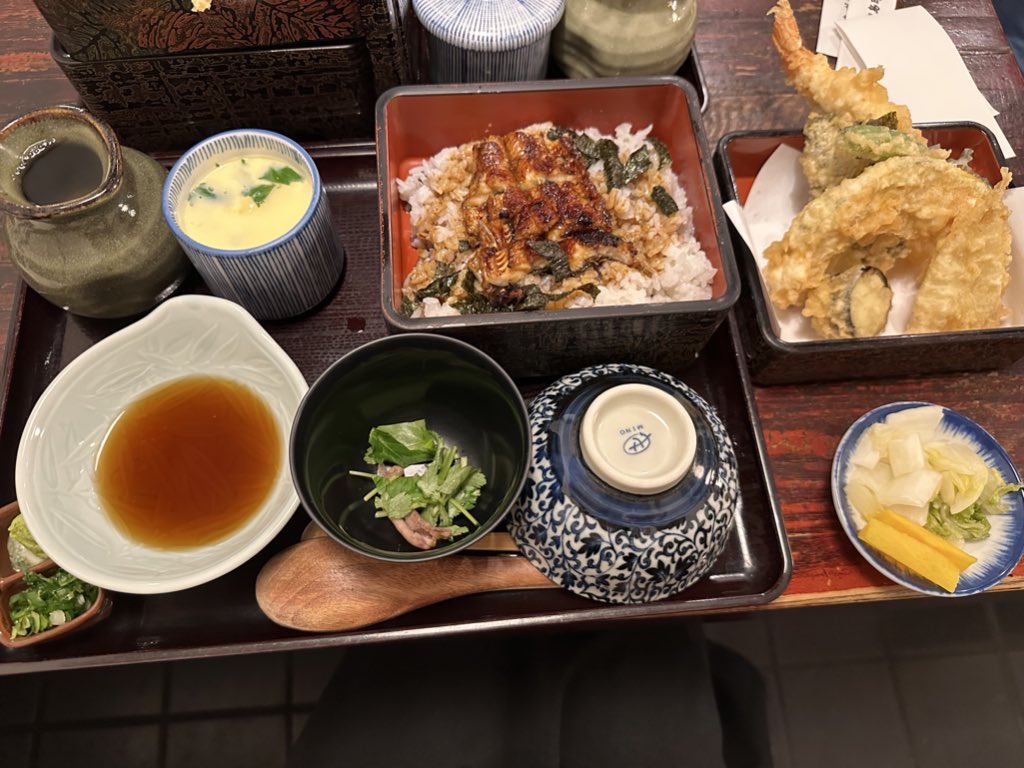 UNIVERSAL_et510's tweet photo. うなぎおいしかた🩷 https://t.co/ywu9D18jXF