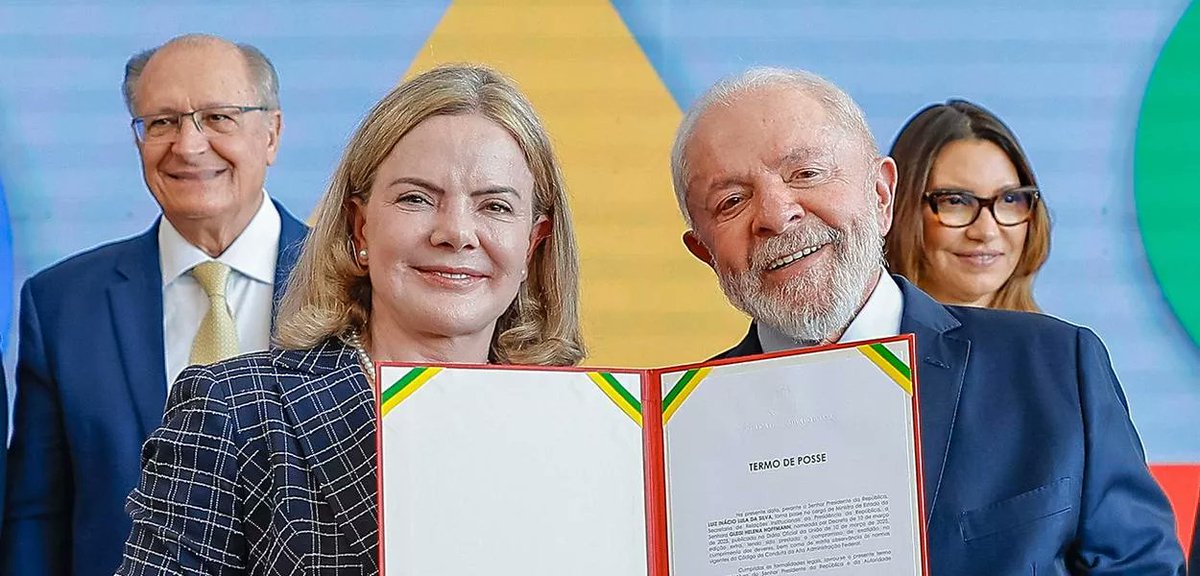 RedeCCom's tweet image. Rede Comunitária de Comunicação: Em posse, Gleisi Hoffmann destaca diálogo com forças democráticas, isenção do IR e pauta econômica de Haddad como prioridades
A nova secretária ressaltou a importância de uma base de apoio estável no Congresso Nacional

redeccom.blogspot.com/2025/03/blog-p…