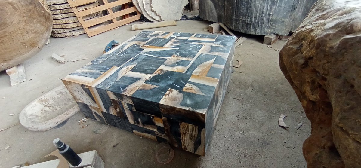 BrownCa82512744's tweet image. Meja Oshin kubus 80 x 80 x 30 dari batu Fossil rakitan, wa.me/6282331518779 Ronny @luxurylifestyle #fossilstone