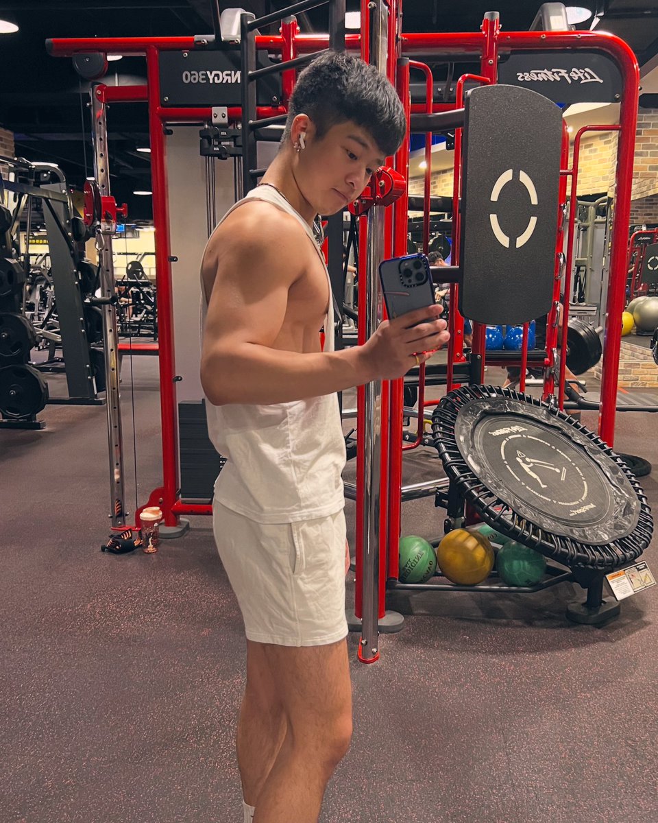 Ian🔥伊恩 (@ian_0726) on Twitter photo 快到夏天了~背心準備穿起來🩵🩵
你們喜歡怎樣的我…
可愛的? 像小狼狗的?
還是不穿衣服那種(😳
————————————————
🐣想預約按摩放鬆的寶貝們
快加入<a href="/gplusspa9993/">🏈 G PLUS 男士理容&SPA舒壓</a> 官方詢問吧🙋 快到夏天了~背心準備穿起來🩵🩵
你們喜歡怎樣的我…
可愛的? 像小狼狗的?
還是不穿衣服那種(😳
————————————————
🐣想預約按摩放鬆的寶貝們
快加入<a href="/gplusspa9993/">🏈 G PLUS 男士理容&SPA舒壓</a> 官方詢問吧🙋