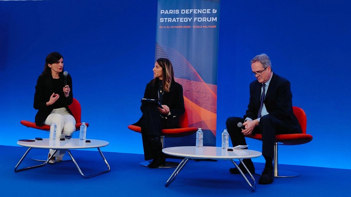 DG_DGRIS's tweet image. Merci au Paris Defence and Strategy Forum pour l’invitation aux côtés de mon homologue 🇳🇱, M.@koendavidse.
Nous avons pu échanger sur des sujets essentiels dans le contexte géopolitique actuel : la coopération 🇫🇷-🇳🇱, l’Ukraine, l’Europe de la défense et la relation UE-OTAN.